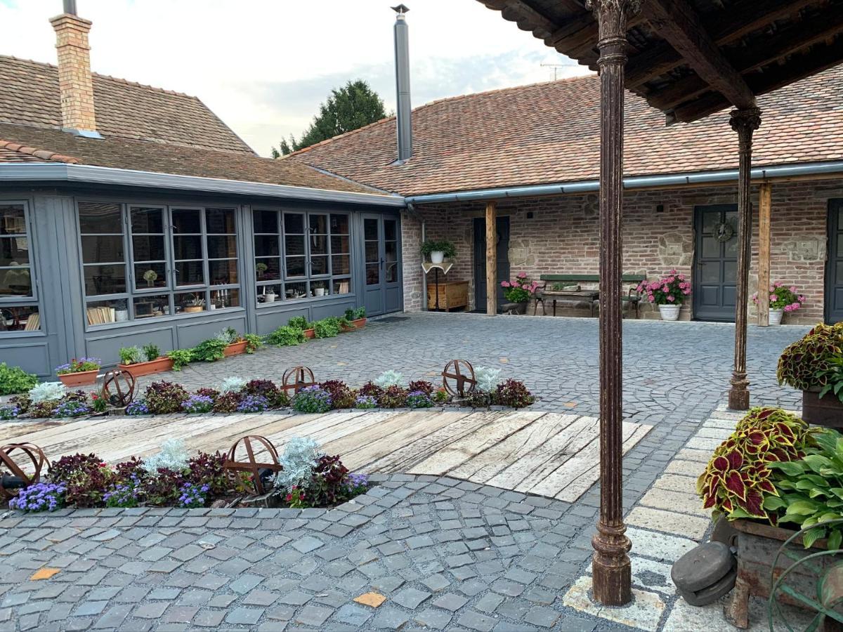 Bab-Lak Apartman Kisvarda Bagian luar foto